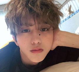 爆料娱乐圈刘耀文是谁啊,揭秘刘耀文是谁？